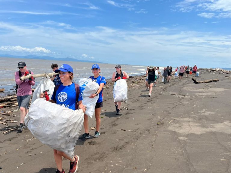 MareBlu y Hotel Punta Leona recolectaron más de 400 toneladas de residuos en el Golfo de Nicoya